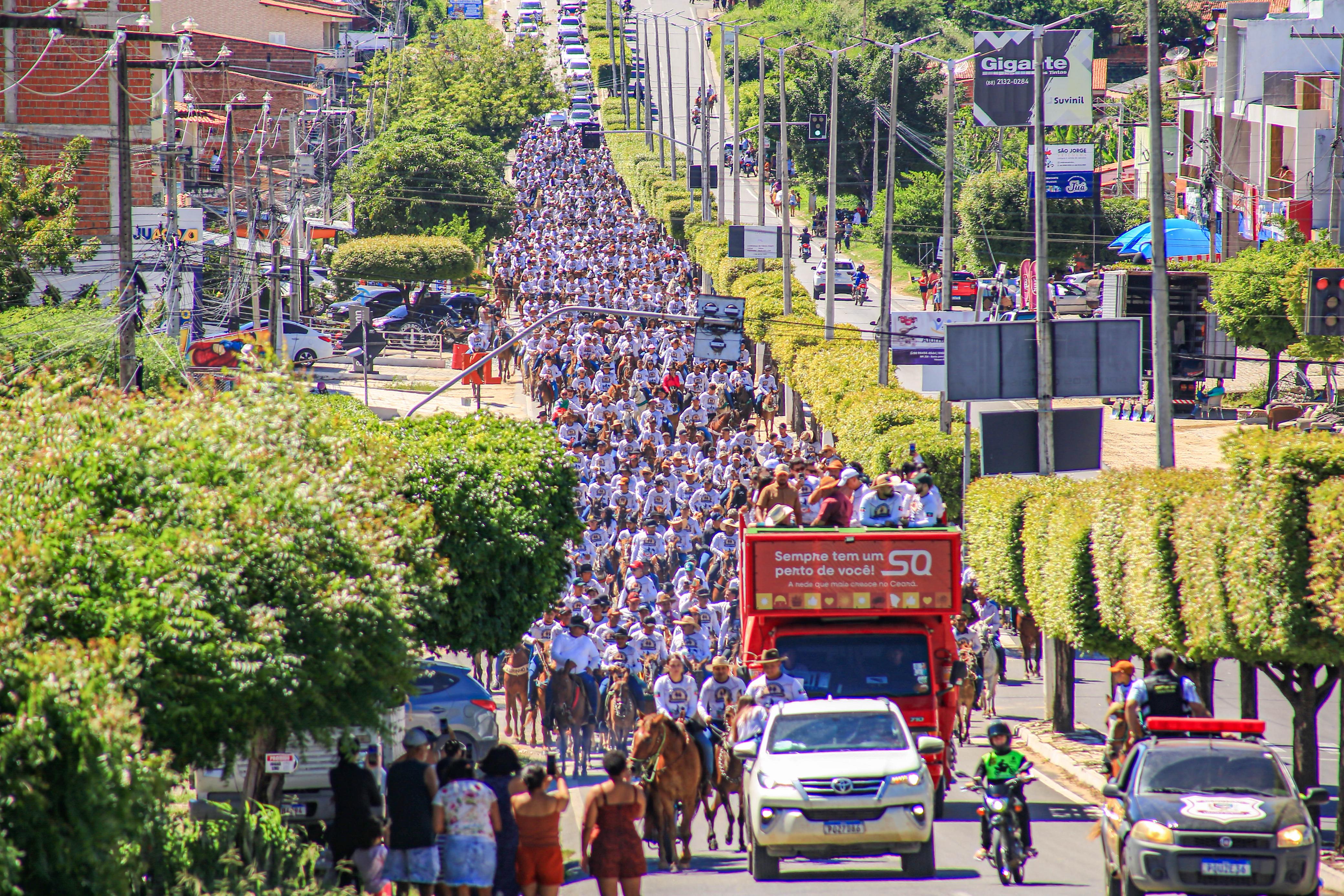 XIX Cavalgada de Várzea Alegre fortalece tradição sertaneja e reúne multidão no município